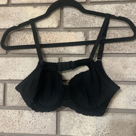 3for$20 bra has underwire 34B - Picture 3 of 4
